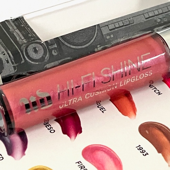 🎀 $9 - NAKED Urban Decay Hi-Fi Shine Ultra Cushion Lip Gloss Lipgloss Travel - Picture 3 of 12